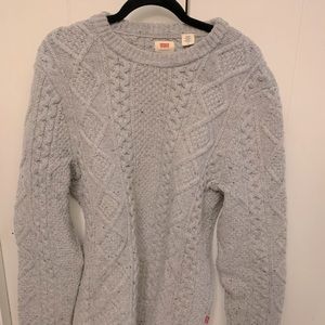 GREY LEVIS SWEATSHIRT SIZE LARGE